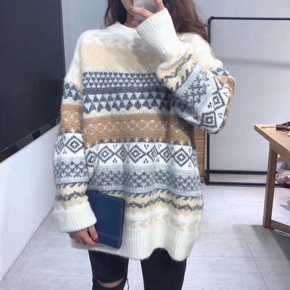 Cozy and stylish pullover sweater, perfect for casual and formal occasions, featuring comfortable fabric and modern design.
