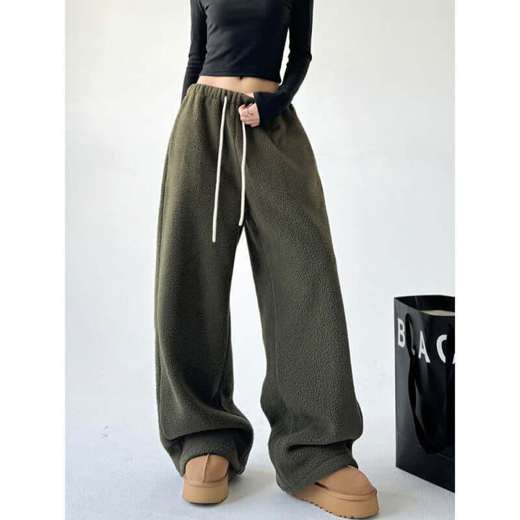 Elegant cashmere wide-leg trousers designed for comfort and style, perfect for a sophisticated look.