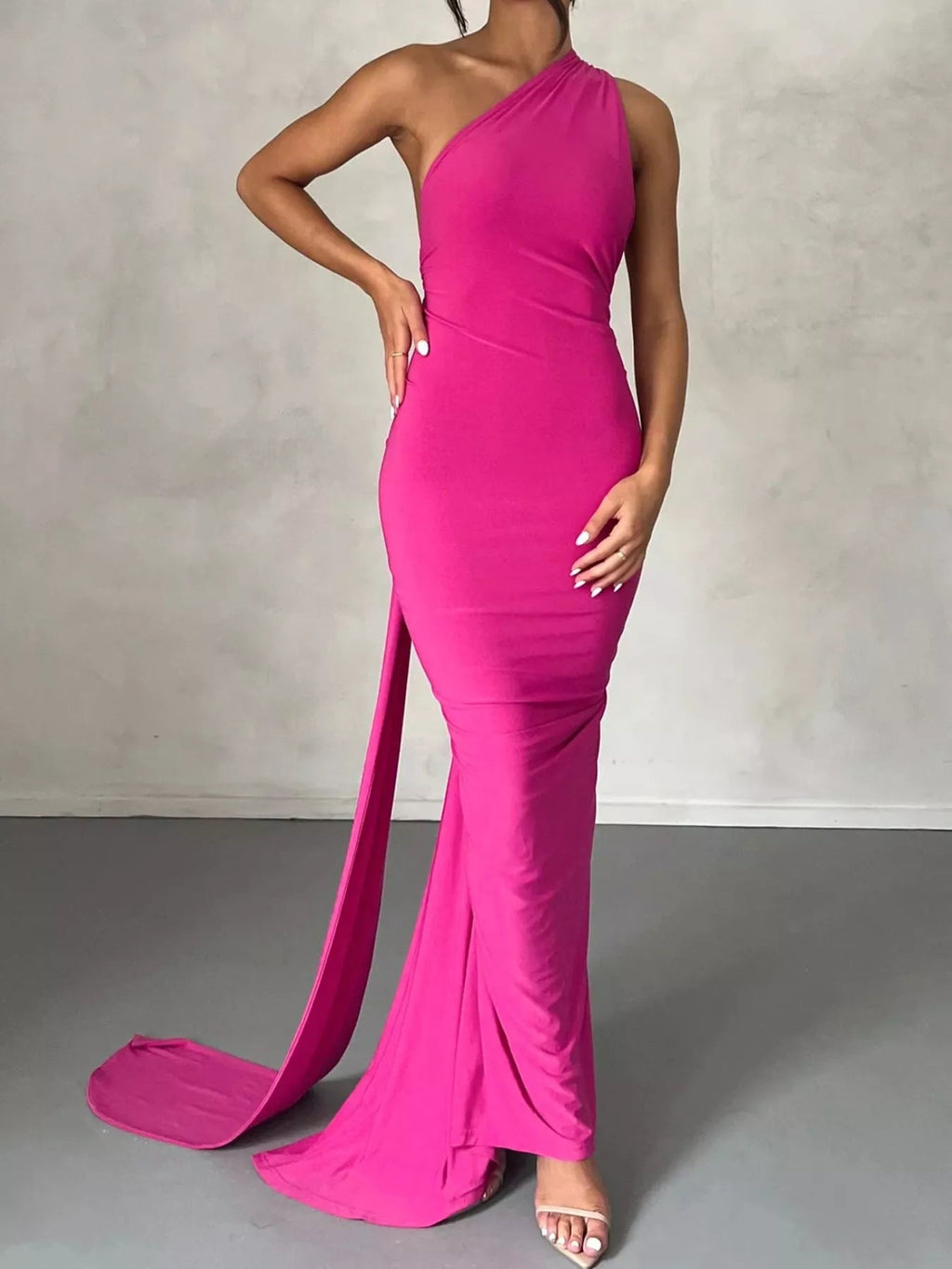 Backless One-Shoulder Ruched Bodycon Maxi Dress.