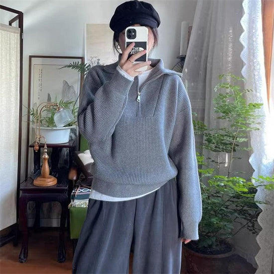 Elegant pullover sweater perfect for formal and casual occasions, combining comfort with stylish design.