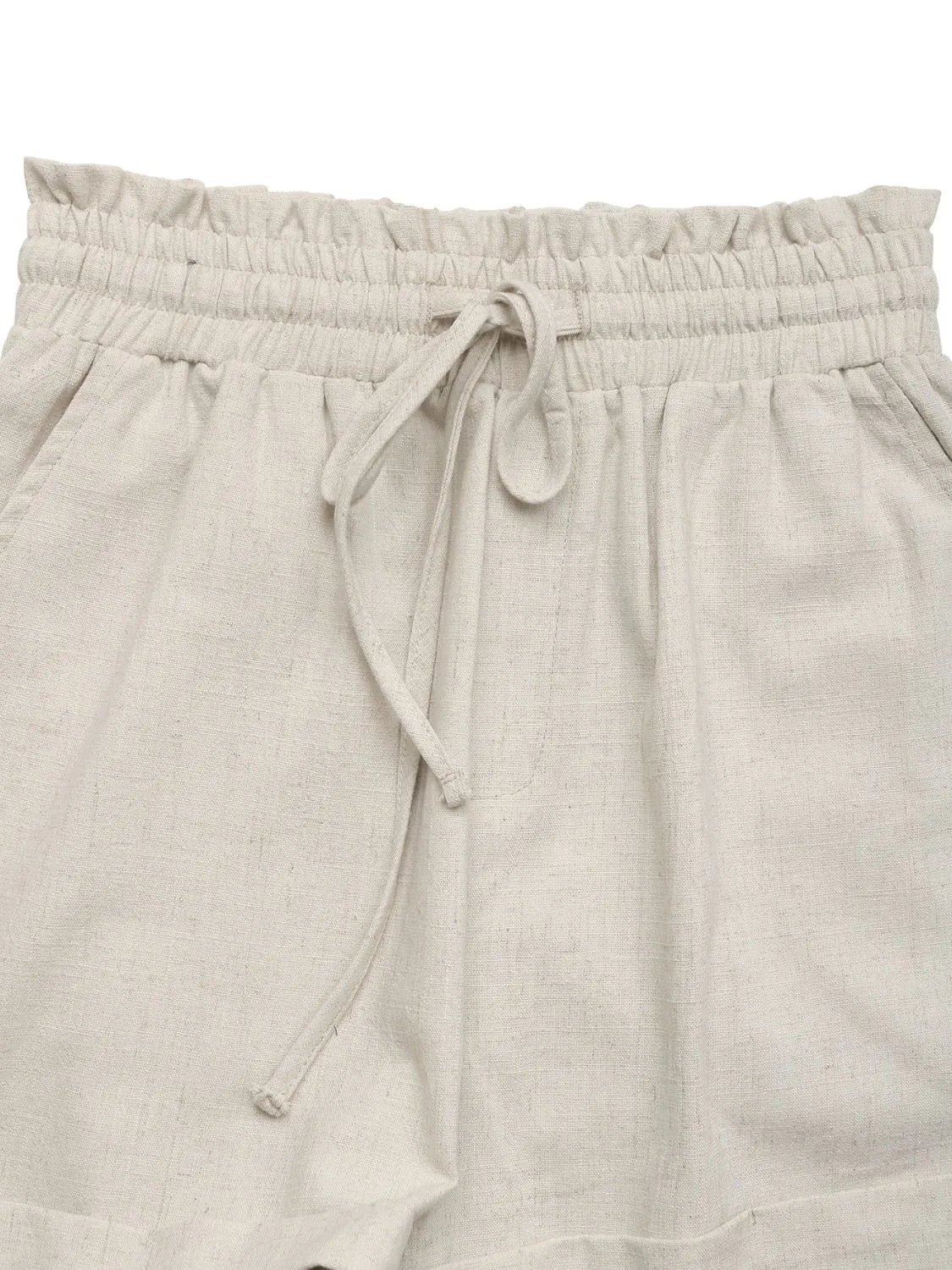 Stylish drawstring shorts for casual comfort and trendy summer wear, perfect for outdoor and leisure activities.