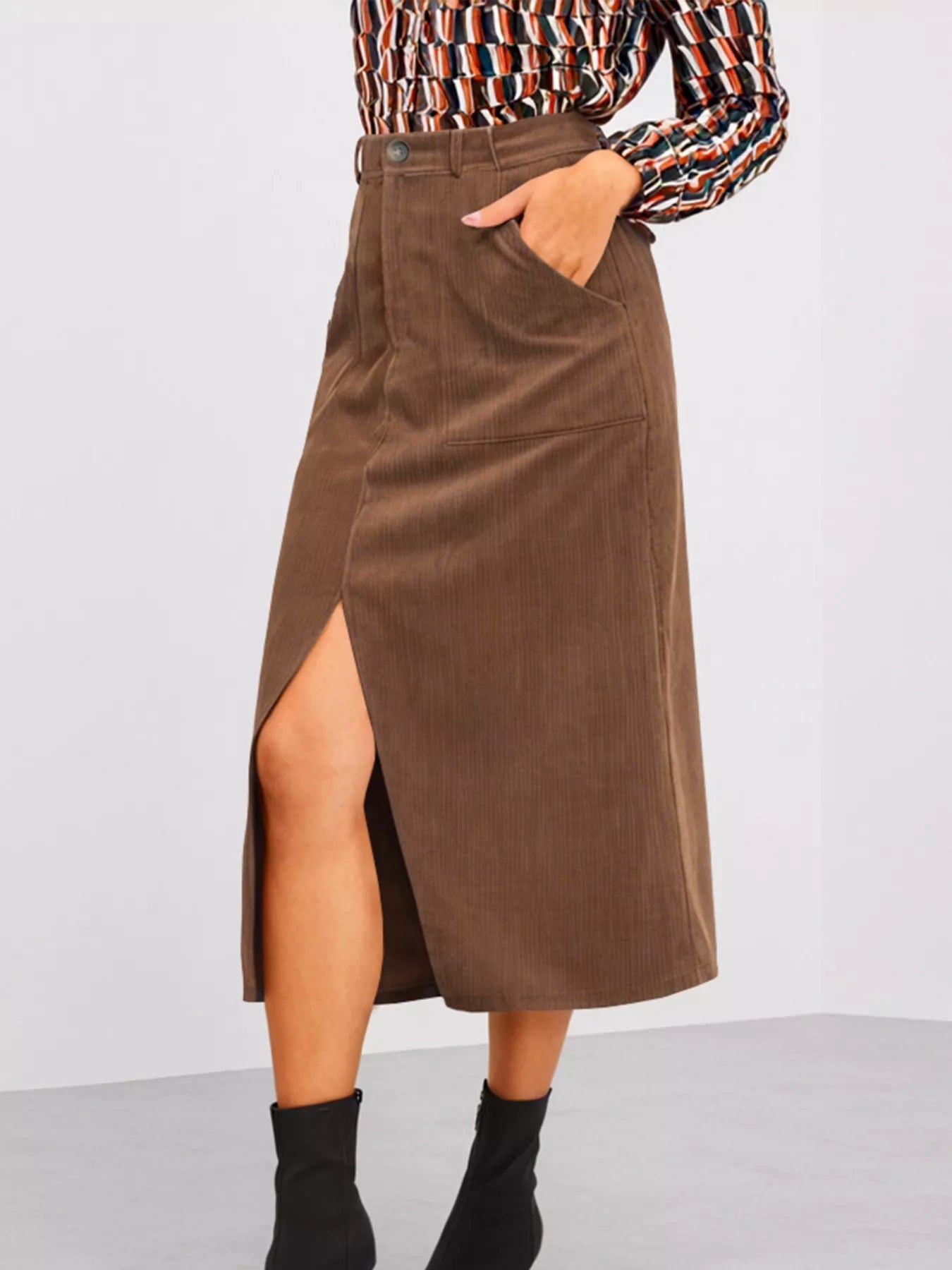 Elegant high waist midi skirt perfect for formal occasions and stylish everyday wear