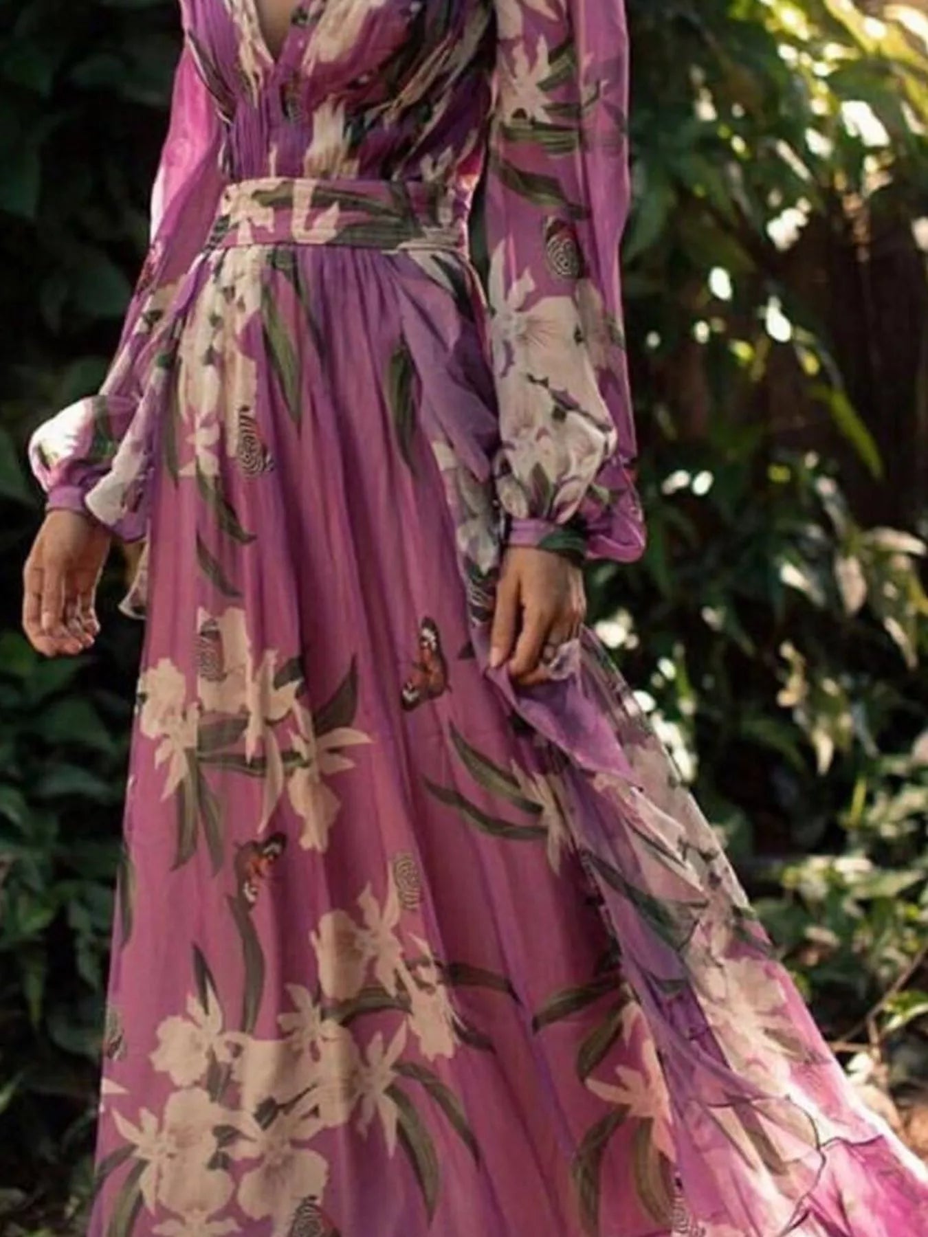 Plus size floral print maxi dress, elegant and comfortable summer outfit for curvy women
