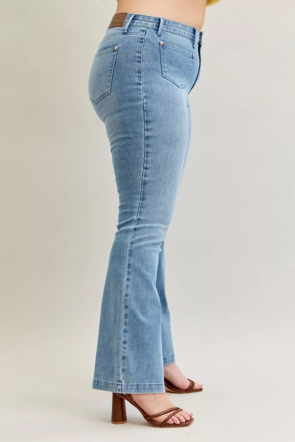 Stylish plus size bootcut jeans offering a comfortable and flattering fit for all-day wear.