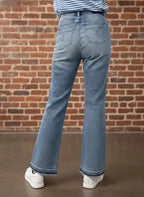Bootcut jeans offering a perfect fit, stylish and comfortable bootcut jeans for every occasion.
