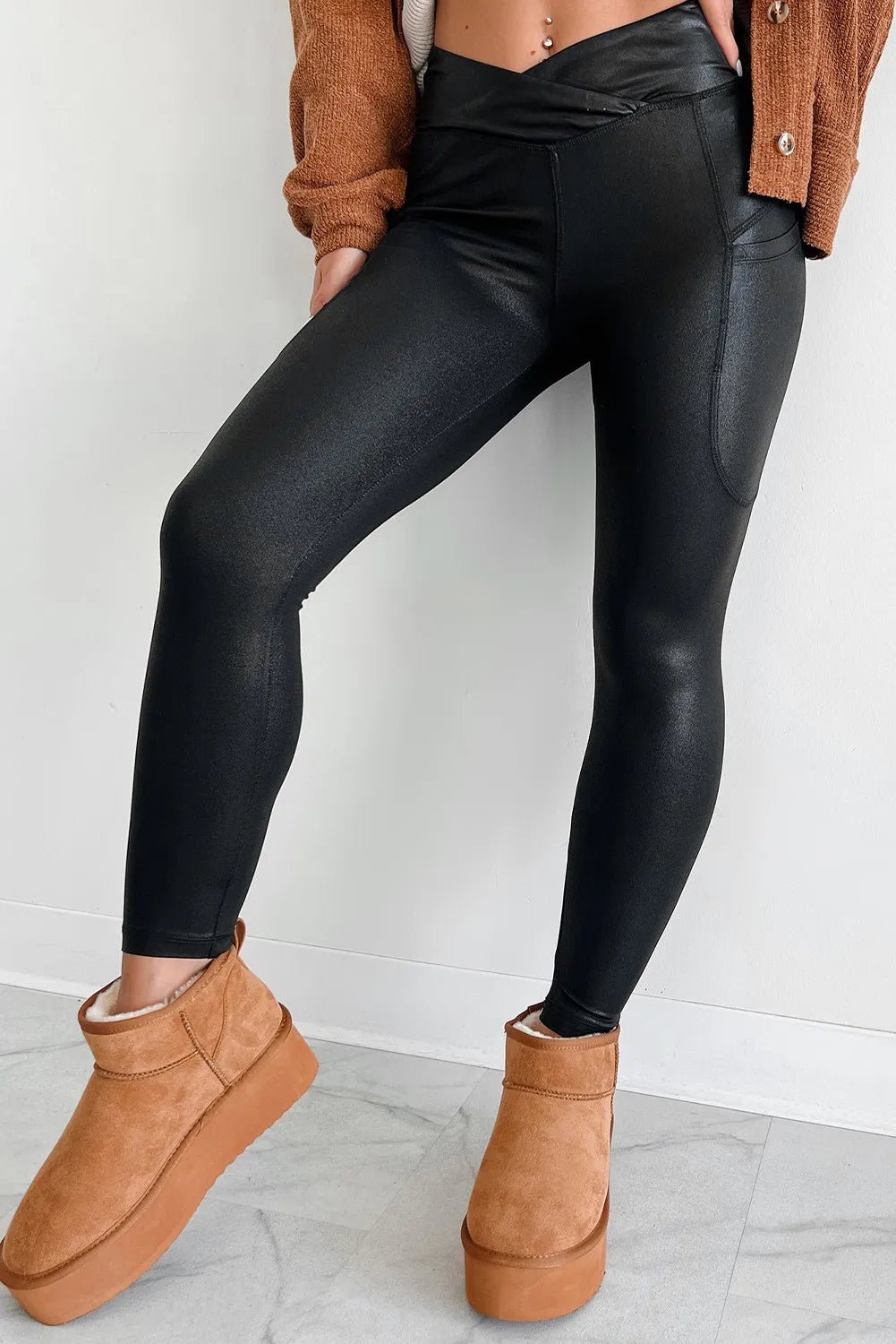 Stylish pocketed leggings designed for comfort and practicality, perfect for everyday wear