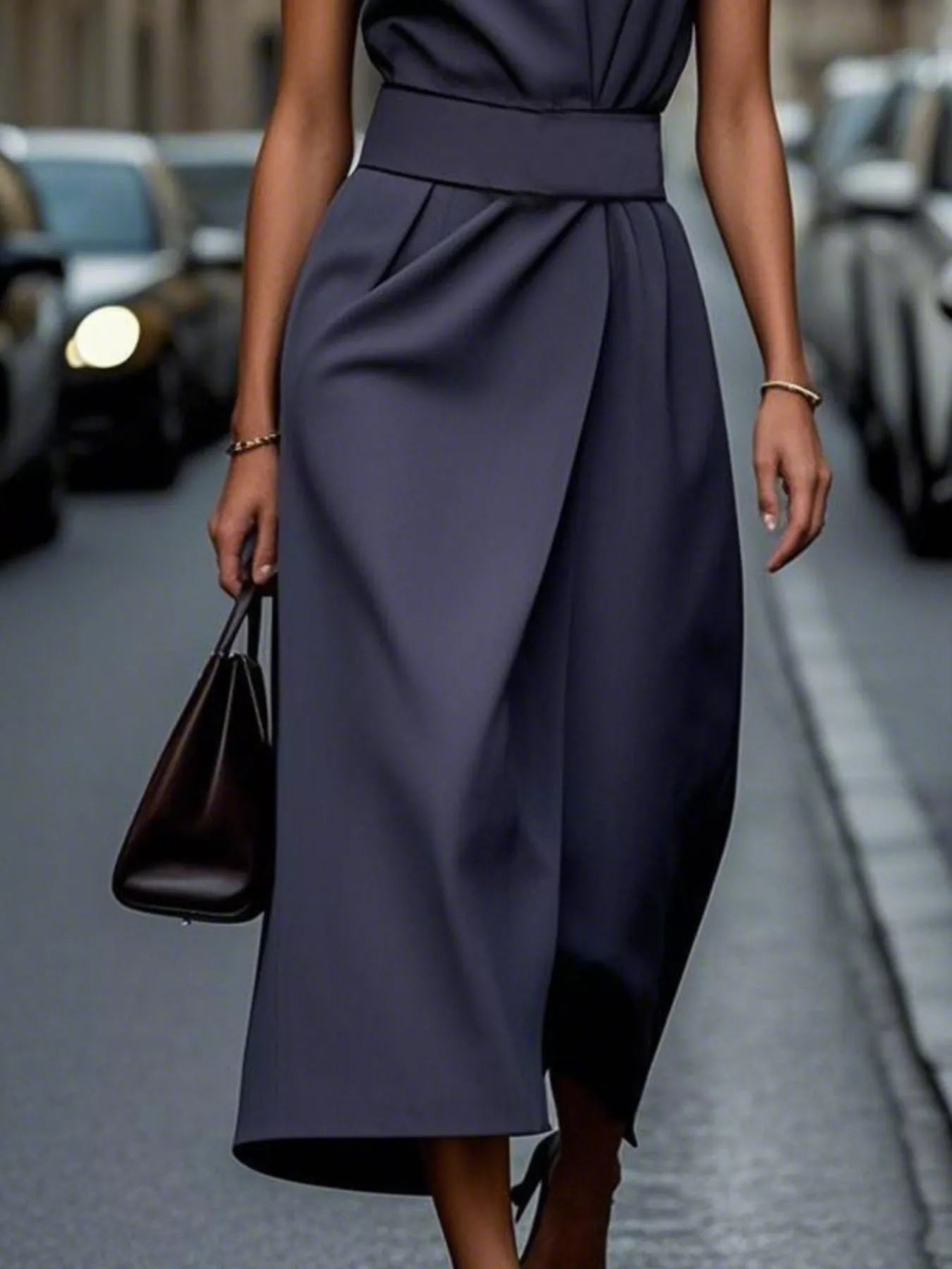 Round Neck Sleeveless Midi Dress.