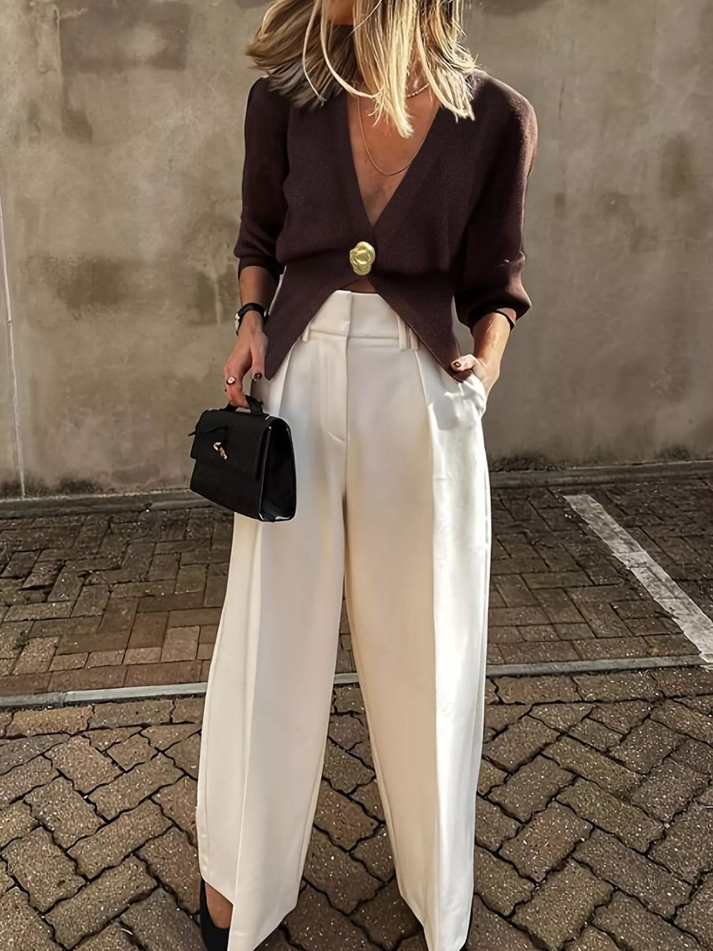 Single-Button Fitted Cardigan.