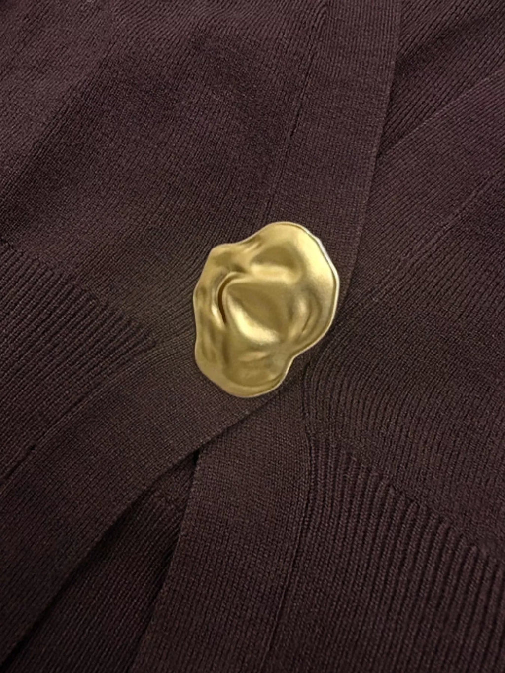 Single-Button Fitted Cardigan.