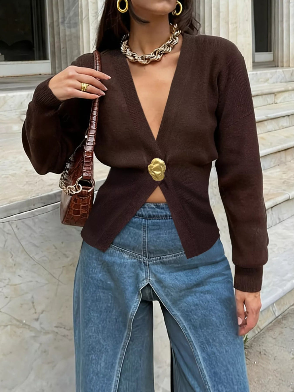 Single-Button Fitted Cardigan.