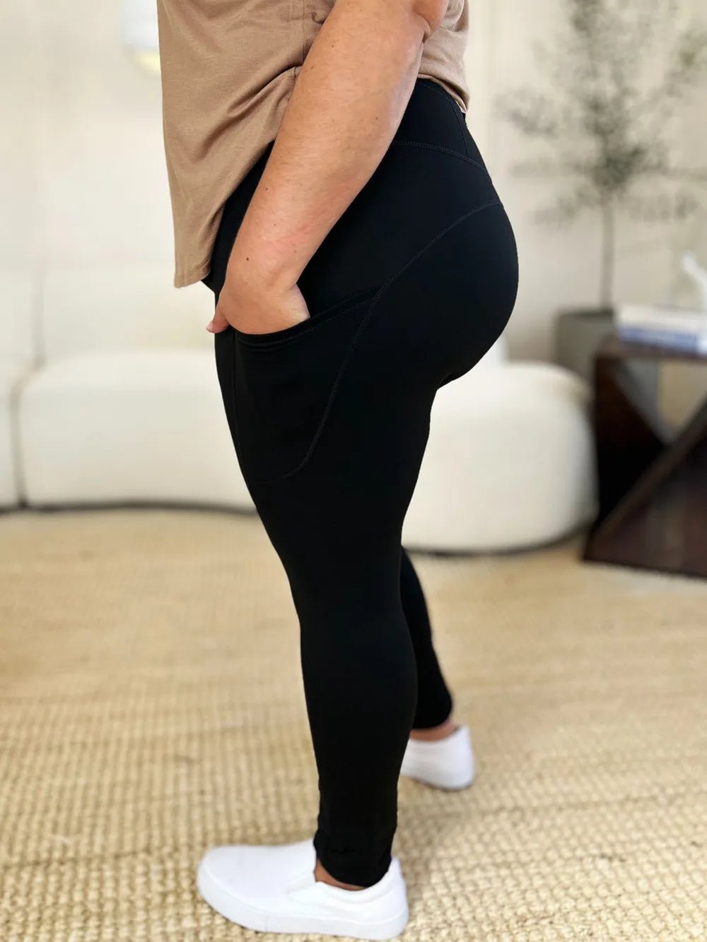 Wide waistband sports leggings provide comfort and support, perfect for active wear and stylish leggings